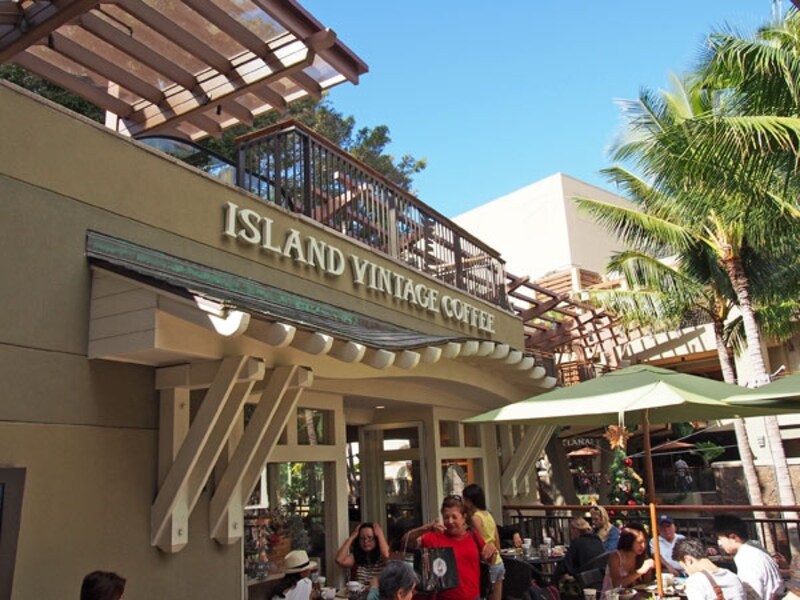 朝食スポットとしても賑わうアイランド・ヴインテージ・コーヒー ロイヤルハワイアンセンター店