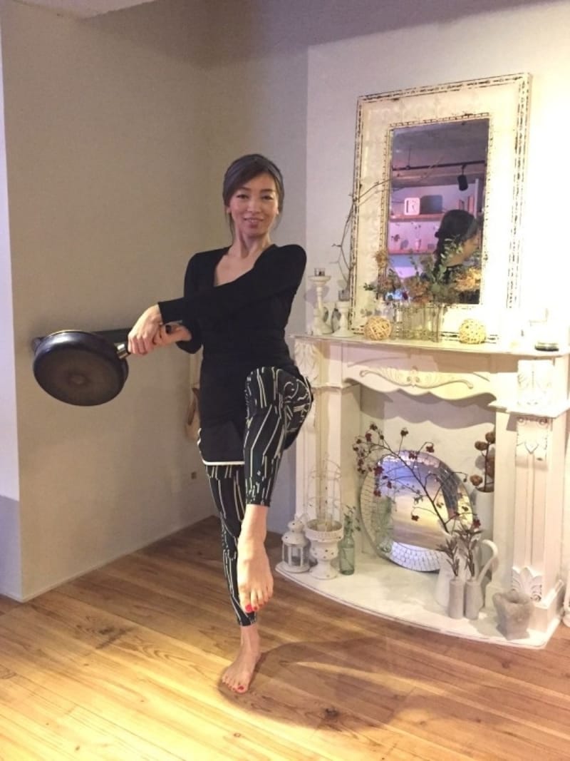 太ももはできるだけ高く上げる