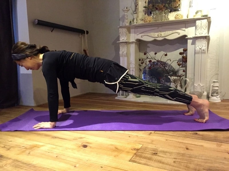 お尻がポッコリ出ないように!