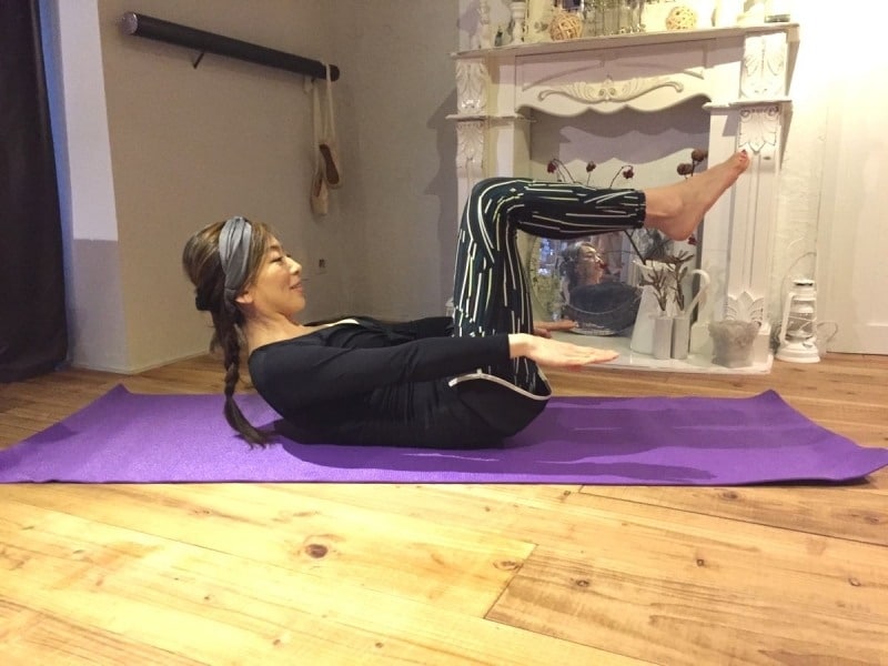 体を揺らさずに腕を上下に動かす!