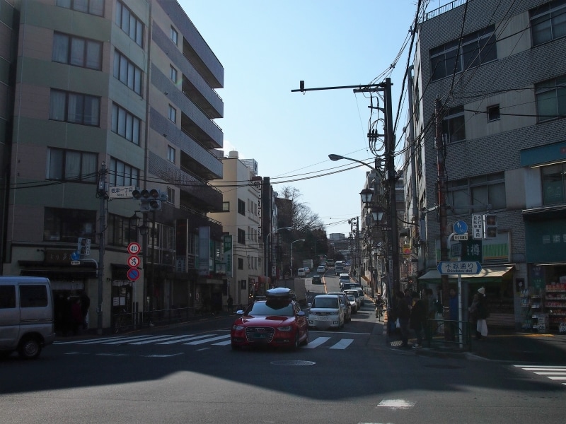 根津一丁目から弥生２丁目にかけた坂