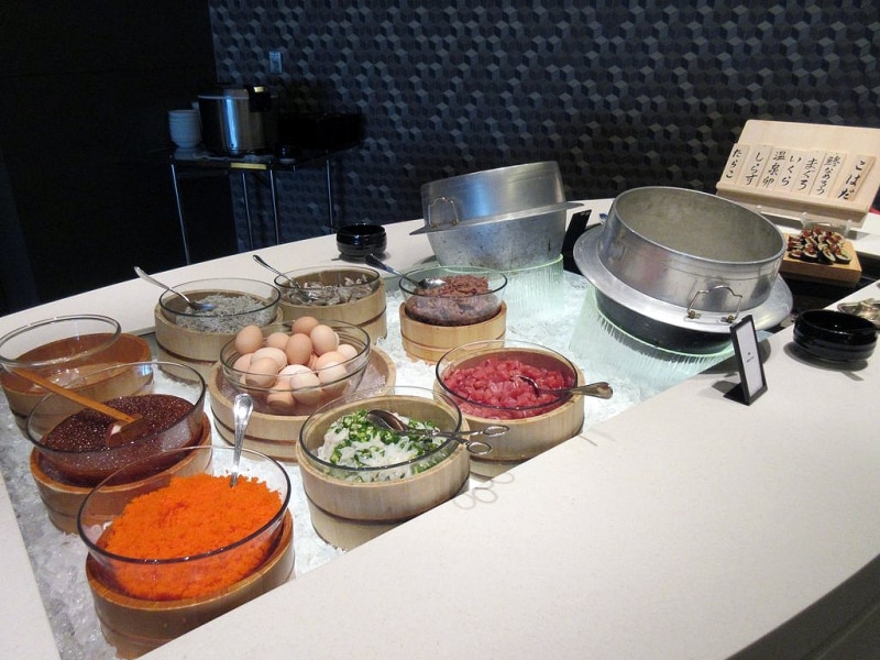 ブラッセリー フローラ 奥のブッフェ台