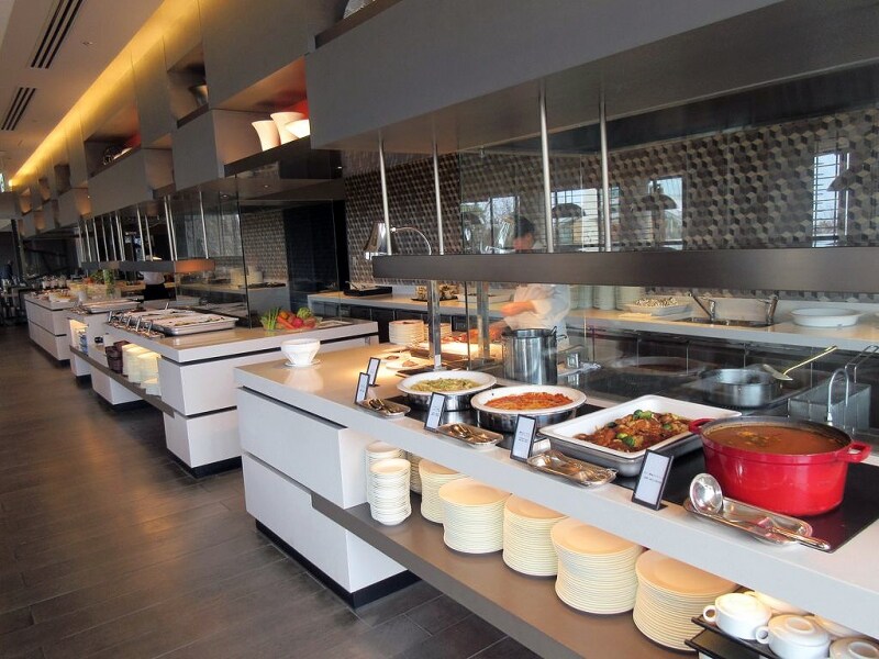 ブラッセリー フローラ メインのブッフェ台（温菜）