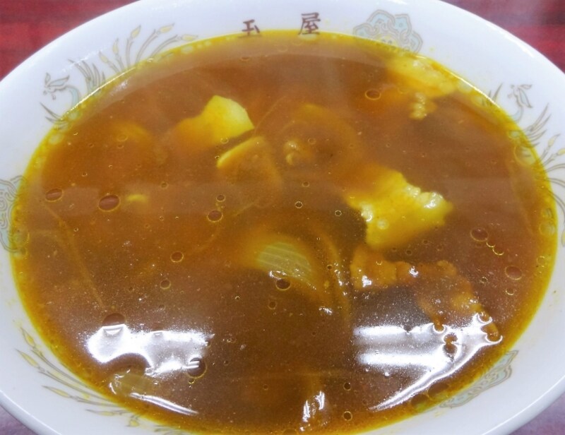 豚肉と玉ねぎだけのシンプルな具材。けっこうスパイシー