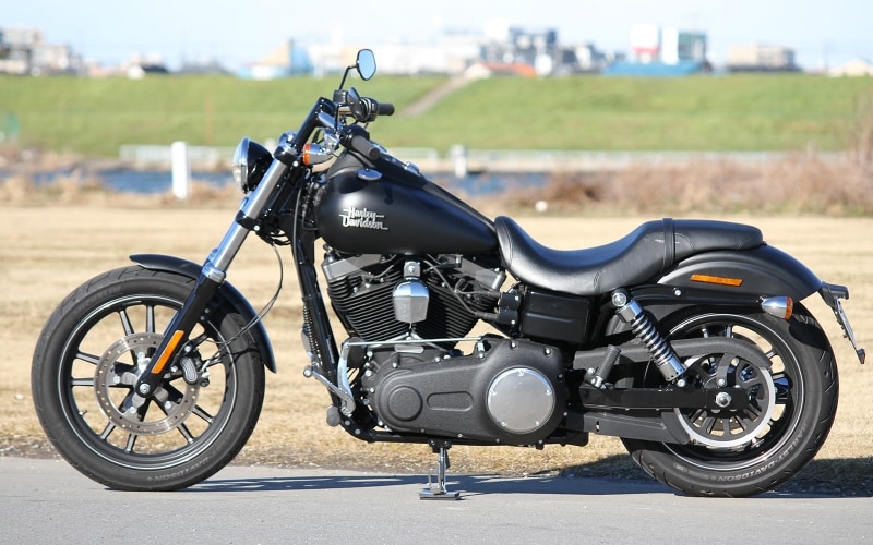 ハーレー　ストリートボブ　純正サス FXDB ストリートボブ OHLINS サスペンション交換（CHICS