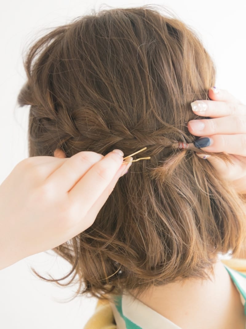 クロスさせてゴムが目立たないようにするとキレイに仕上がる