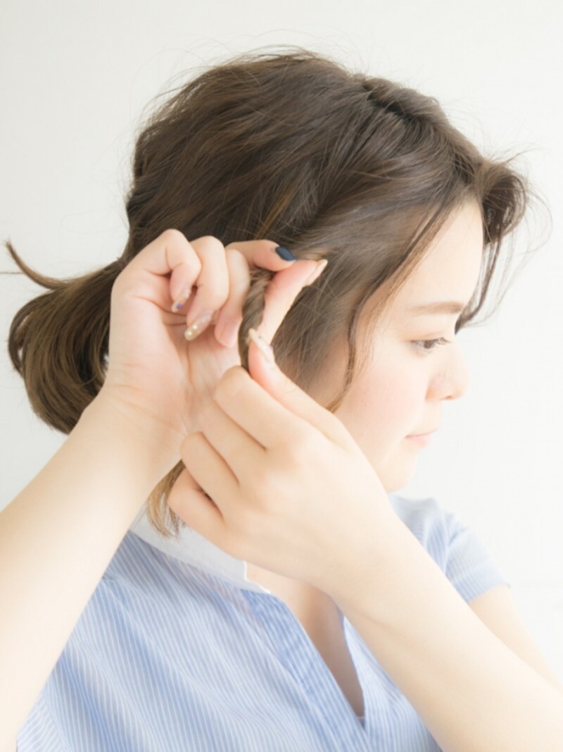 顔側に引っぱらないように注意