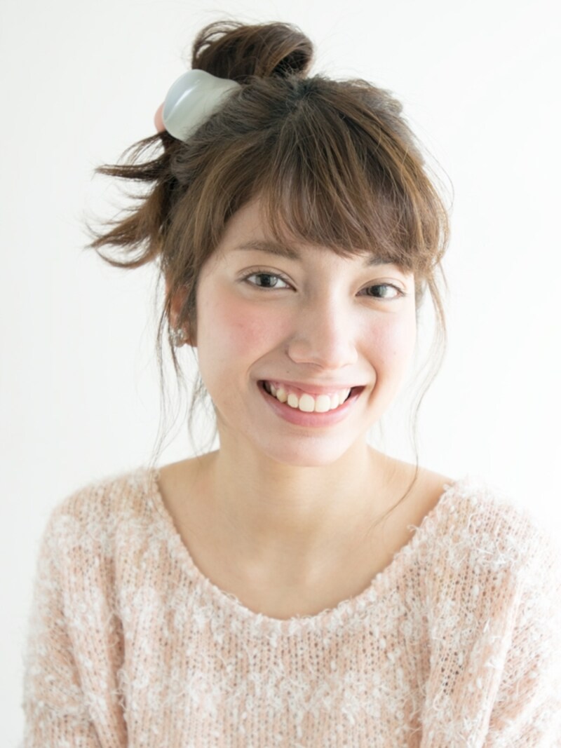 ヘアクリップ1つで簡単！お団子ヘアアレンジのやり方