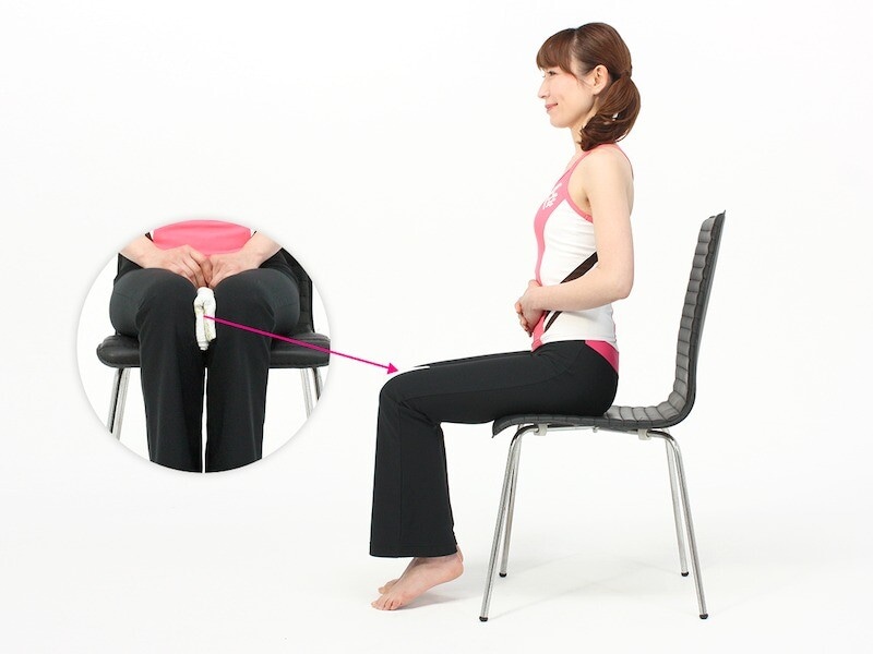骨盤をしっかり立てます。