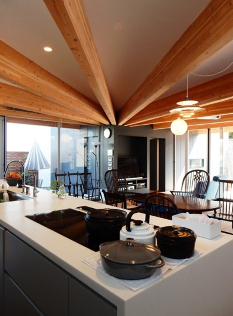 3 5 家族を包み込む大屋根の家 Lean To House 建築家 設計事務所 All About 3 5 家族を包み込む大屋根の家 Lean To House 建築家 設計事務所 All About