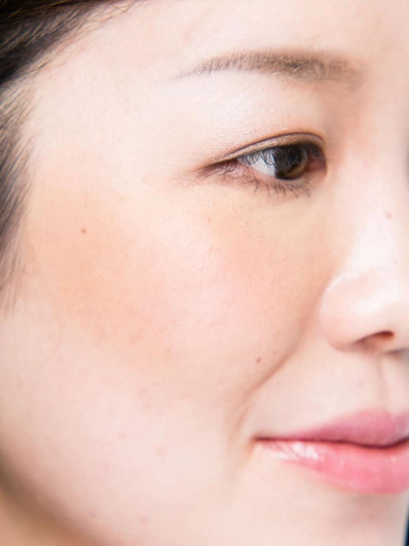 頬のたるみはチークが原因でした