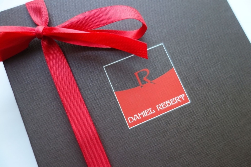 マグネットでかちっ、と蓋がしまるしっかりとしたボックス