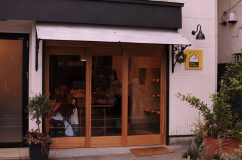 駅からほど近い場所