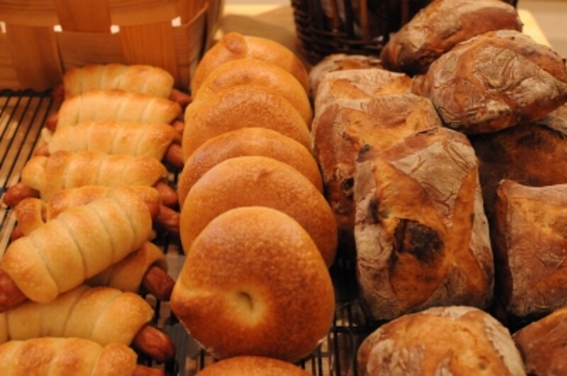 小さいものも生地の味わいを楽しむパンが中心