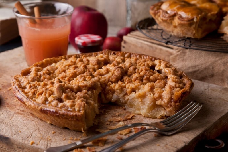ダッチアップルパイ 500円（1人用）/2,950円（3～4人用）