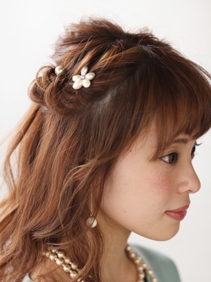 “あくまでも控えめ”にするのが大人の猫耳ヘアの鉄則