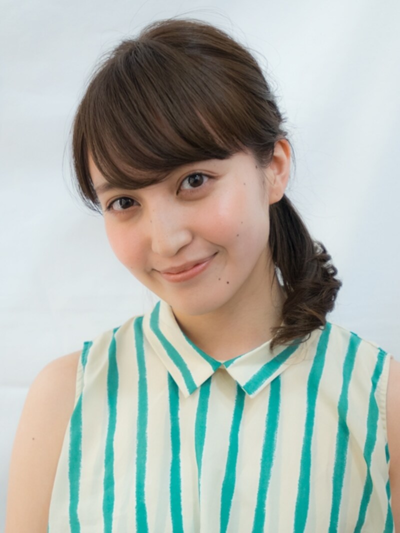 「フレームピン」を使った大人のミディアムアレンジ