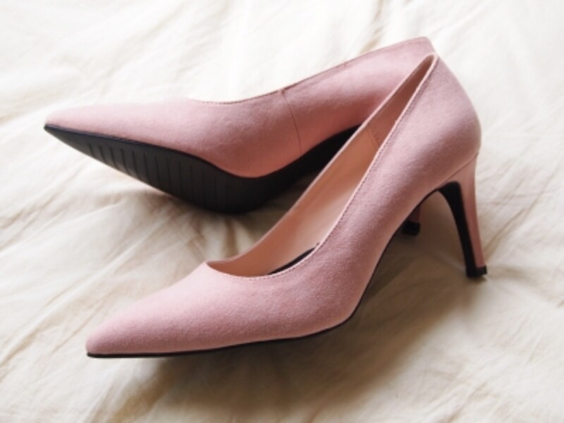 コーデに悩まず雰囲気を春らしく変えられるのは小物の良いところ