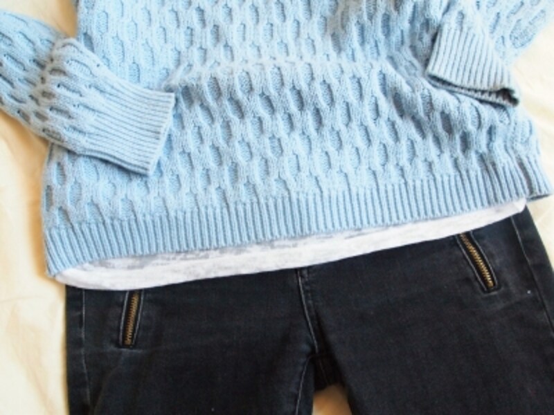 裾から覗いたホワイトがパステルの縁取りをしてくれます