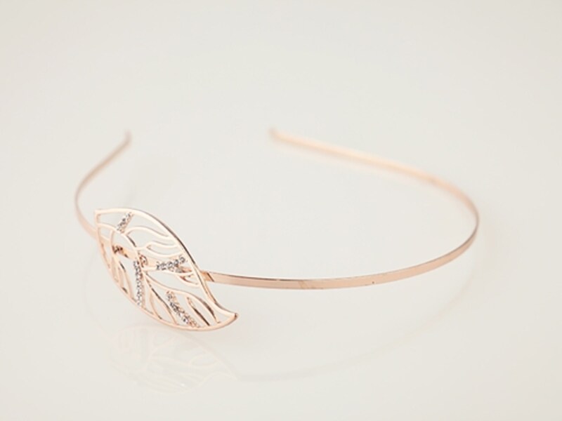 ピンクゴールドの上品なカチューシャ