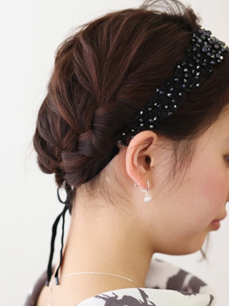 襟足をすっきりとまとめてフルアップ風に