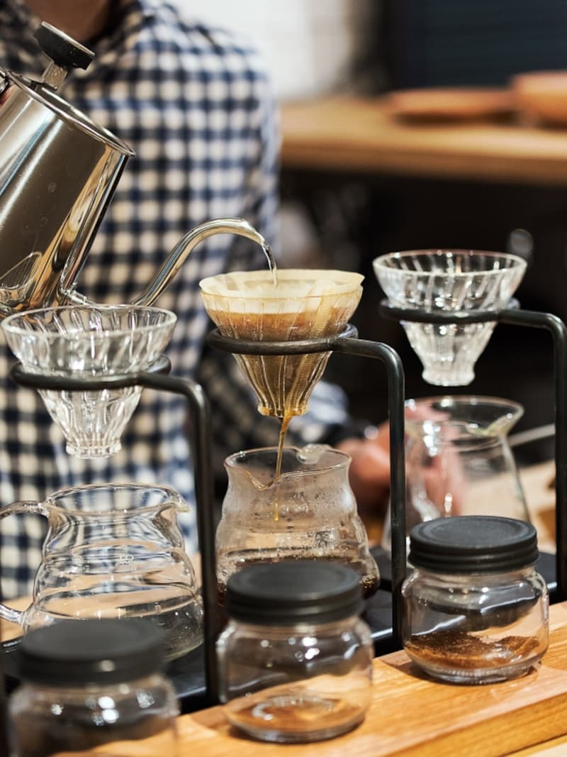 コーヒーはハンドドリップ、またはクイックブリューが選べます。