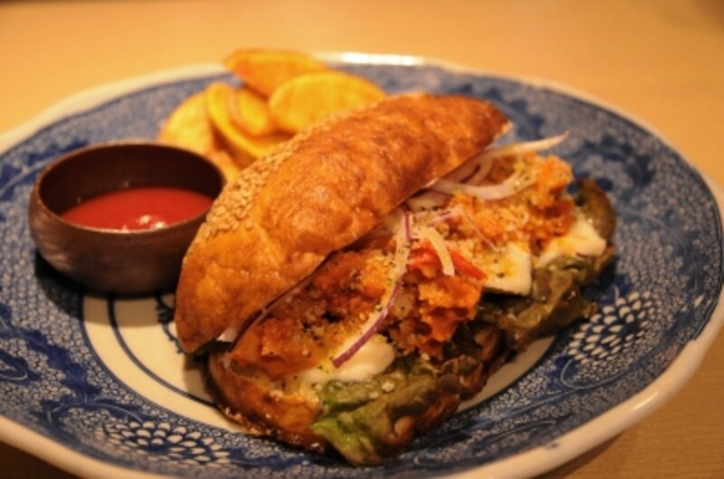 トリッパトマト煮サンド