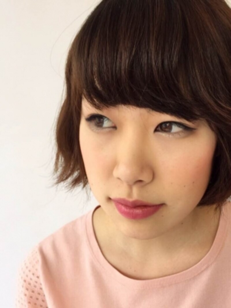 自撮りのコツやポーズとは 写真が見違えるほど自然に可愛く写ろう メイク メイクアップ All About