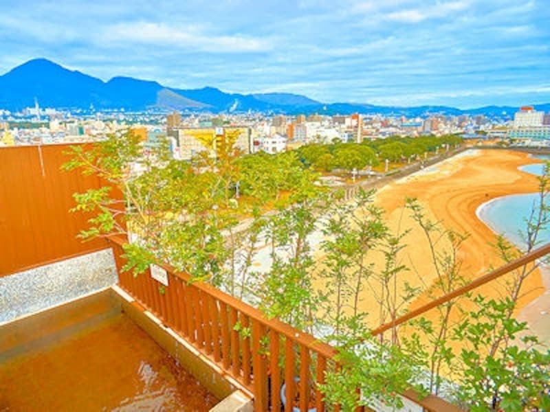 美しい的ケ浜ビーチを望みリゾート気分満点！ホテルうみねの展望露天風呂