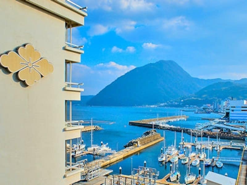 マリーナと高崎山を望みリゾート気分満点！ホテル花菱の客室眺望