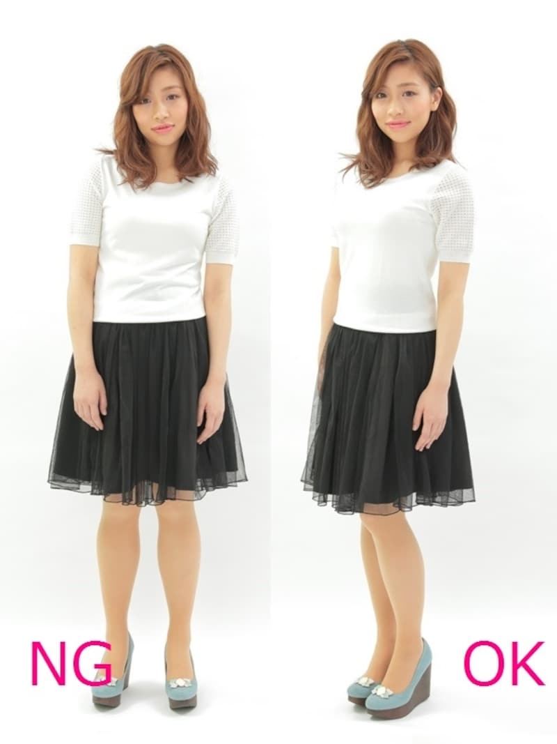 NG：ど正面・猫背・ひざ開き　OK：体斜め45度・背筋伸ばし・ひざ閉じ