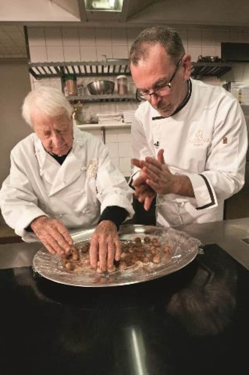 ゴディバ初代シェフundefinedピエール・ドラップスと現在のシェフ・ショコラティエ ティエリー