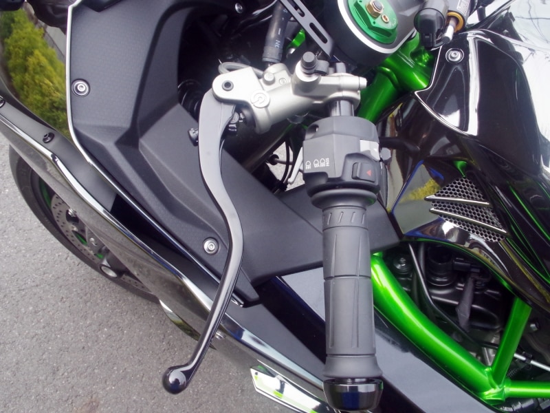 Ninja H2のクラッチはとても硬い