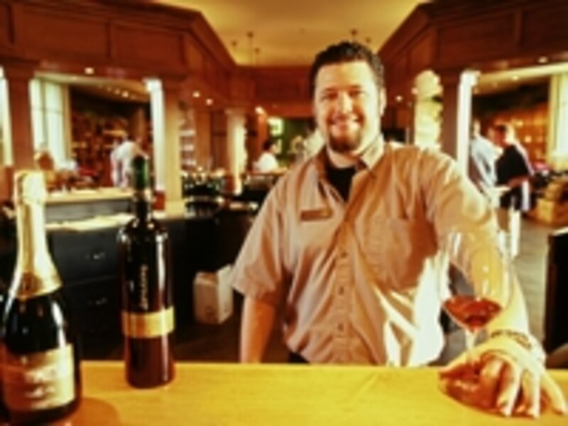 テイスティングで自分好みのワイン探しを。undefined写真提供：オンタリオ州観光局