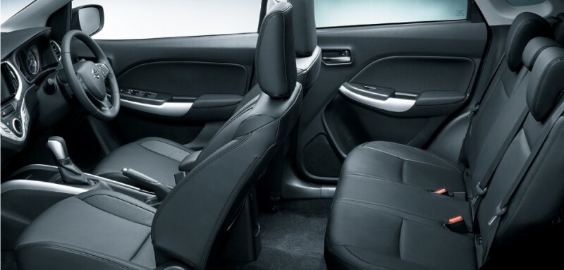 全幅は1745mmと余裕を感じさせる室内空間を実現している