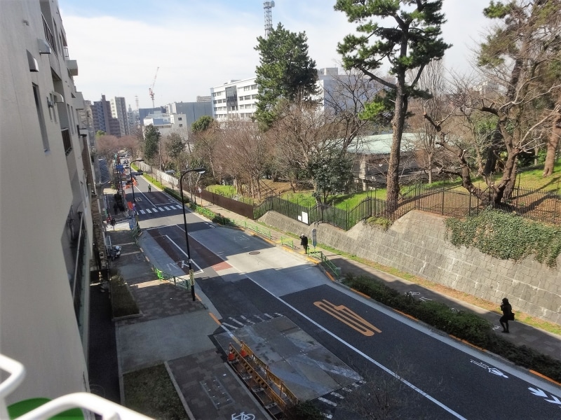 これは切通しなんだろうか。