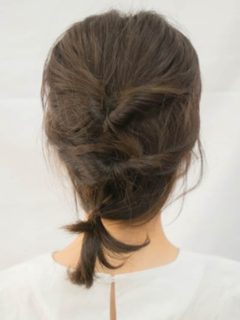 3段くるりんぱで伸ばしかけの髪型でも簡単ヘアアレンジ ヘアアレンジ All About 3段くるりんぱで伸ばしかけの髪型でも簡単ヘアアレンジ ヘアアレンジ All About