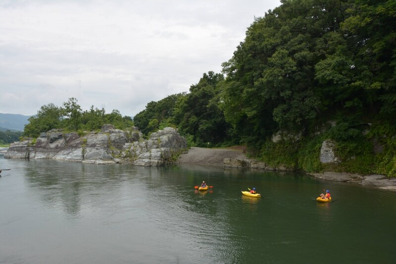 長瀞岩畳で楽しめるラフティング