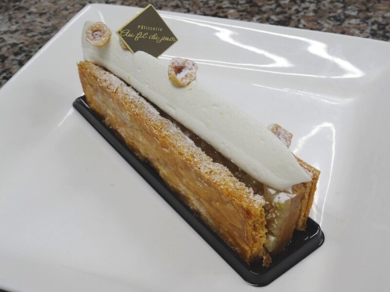 「パティスリー オー フィル ドゥ ジュール」の「ミルフィーユ ノワゼット シトロン」（税別520円）