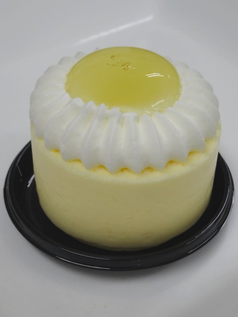 「パティスリー オー フィル ドゥ ジュール」の「半生チーズケーキ」（税別420円）