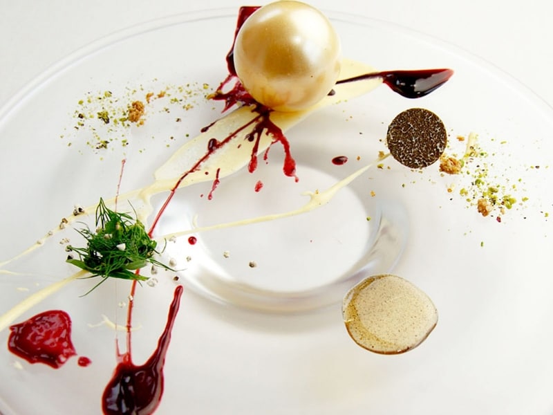 「ESqUISSE CINq（エスキス サンク）」成田シェフ考案の代表的なアシェット デセール