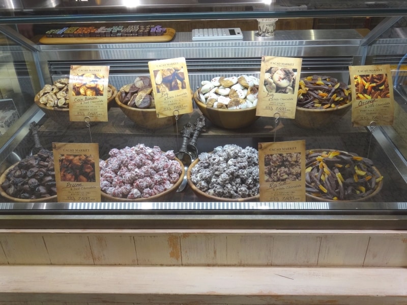 「CACAO MARKET by MARIEBELLE（カカオ マーケット バイ マリベル）」の量り売りの「チョコレートフルーツディップ」（100g税別1,500円～1,620円）