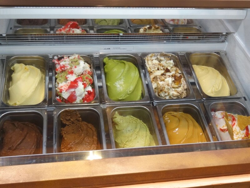 「CACAO MARKET by MARIEBELLE（カカオ マーケット バイ マリベル）」のジェラート各種