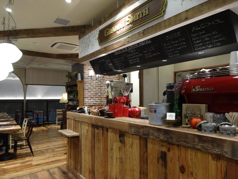「GRANNY SMITH APPLE PIE & COFFEE 銀座店」の店内