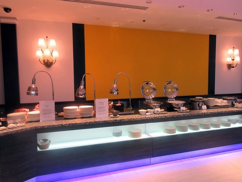 スープと温菜のブッフェ台