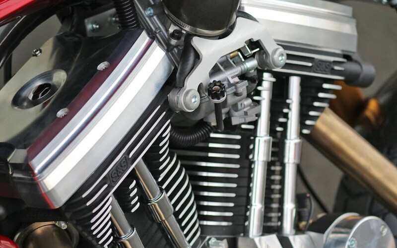 ハーレーダビッドソンと同じ空冷45°Vツインエンジンで、米S&S社による特別仕様だという