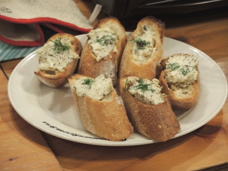 こちらが燻製したサバを使ったリエット