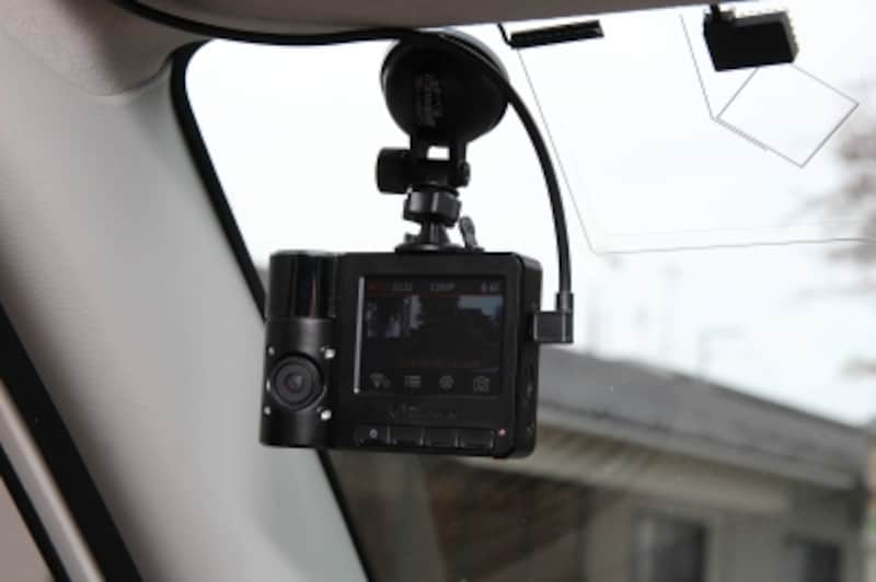 給電されると自動的に起動し、録画がスタートします。