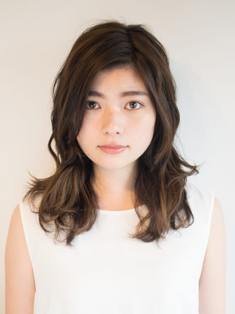 セミロングパーマスタイル