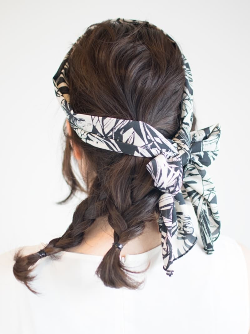 2つのみつ編みをつくります